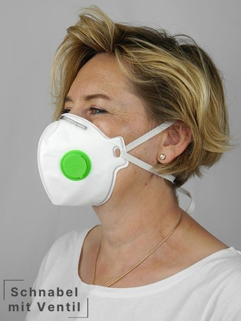 atemschutzmasken-schnabel-ventil Tragefoto einer FFP-Maske in Schnabelform plus Ventil