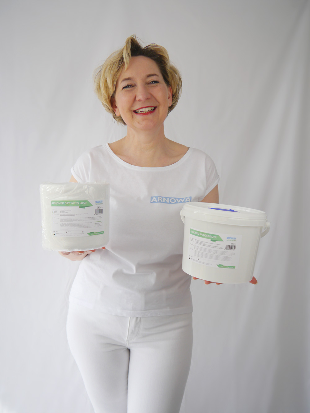 arnomed-dry-wipes-140er-moodshot1 ARNOMED Dry Wipes 140 Tücher